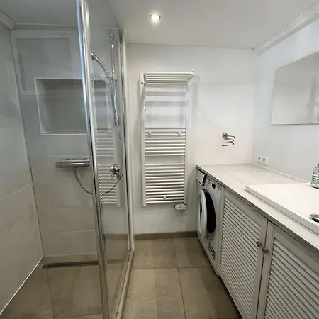 Renove 2 Pieces Climatise Avec Parking, Grand Balcon A Port - Fr-1-868-6 アパート *